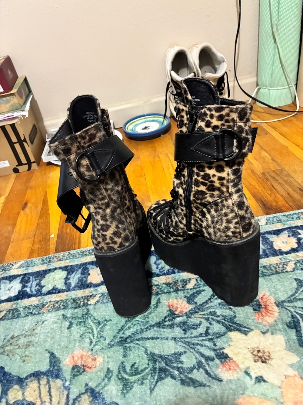 Dolls Kill Leopard Print Platform Boots – Size 6 – Like New - Picture 5 of 5